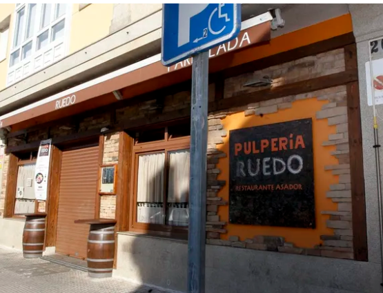 Un incendio en el sistema extractor fuerza el cierre temporal de la pulpería O Ruedo